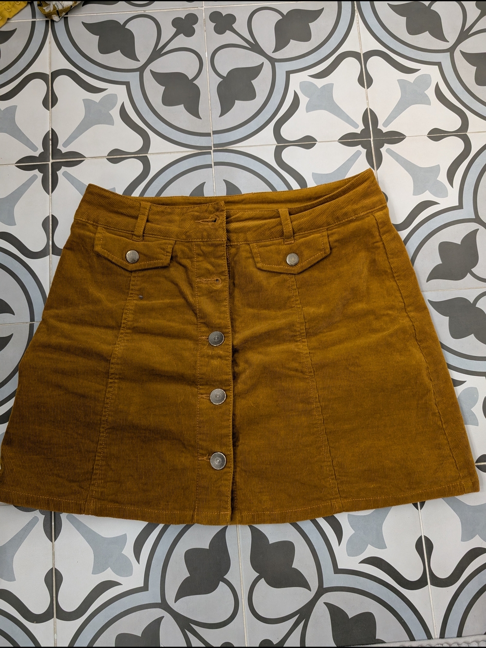 Forever 21 Corduroy Button-Front A-Line Skirt in Mustard